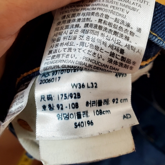 Levi’s 513™ Slim Straight Lightweight Jeans - Picture 7 of 12